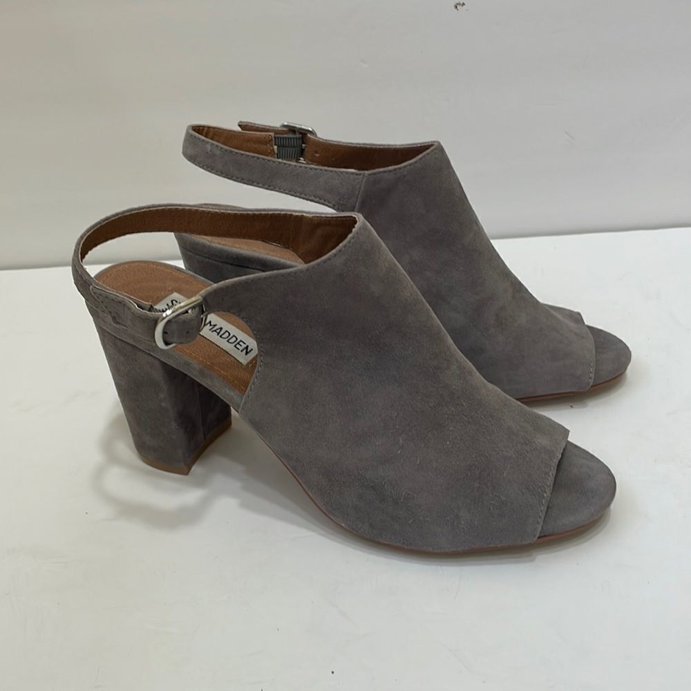STEVE‎ MADDEN SUEDE PEEP TOE HEELS IN GRAY